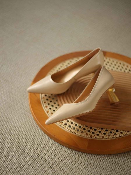 dress shoes big size genuine leather pointed toe shallow high heels pearl gentlewomen party slip on beauty lady women pumps l01, Black
dress shoes big size genuine leather pointed toe shallow high heels pearl gentlewomen party slip on beauty lady women pumps l01, Black