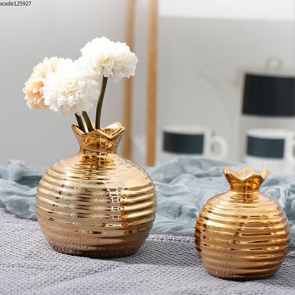 european-style electroplating ceramic pomegranate vase creative golden flower arrangement container dining table deco small vases
european-style electroplating ceramic pomegranate vase creative golden flower arrangement container dining table deco small vases