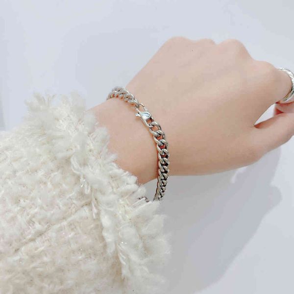 bracelet titanium steel bracelet girls' indifference and minority neutral fashion versatile simple lovers' hand ornaments, Golden;silver
bracelet titanium steel bracelet girls' indifference and minority neutral fashion versatile simple lovers' hand ornaments, Golden;silver