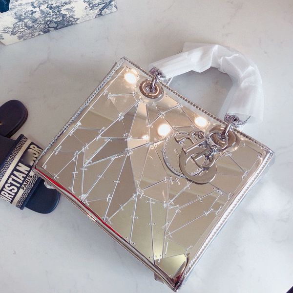 xiaoxiangfeng daifei bag large mirror bread advanced sense niche design ins new cowhide women's designers bags ysj
xiaoxiangfeng daifei bag large mirror bread advanced sense niche design ins new cowhide women's designers bags ysj
