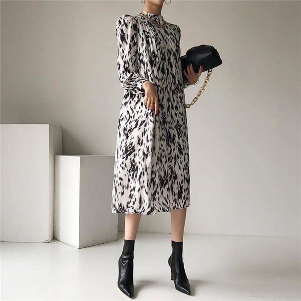 casual dresses print pleated korean dress women long sleeve chiffon 2021 spring summer stand collar loose style vintage sashes vestido, Black;gray
casual dresses print pleated korean dress women long sleeve chiffon 2021 spring summer stand collar loose style vintage sashes vestido, Black;gray