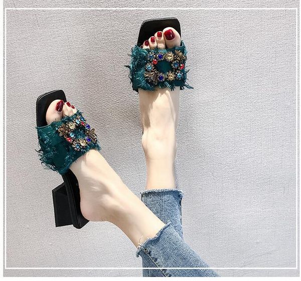 slippers 2021 summer style mid-heel thick heel open-toe square head colorful rhinestones edge women, Black
slippers 2021 summer style mid-heel thick heel open-toe square head colorful rhinestones edge women, Black