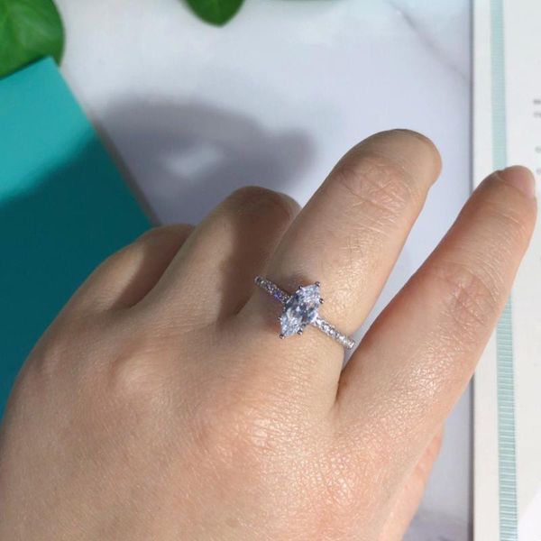 cluster rings 925 sterling silver horse eye design ring with zircon inlaid on the side for women wedding party fine jewelry, Golden;silver
cluster rings 925 sterling silver horse eye design ring with zircon inlaid on the side for women wedding party fine jewelry, Golden;silver