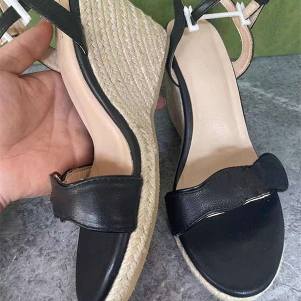 luxury designer sandals womens summer fashion lady sandal gladiator genuine leather wedge buckle strap highquality rope woven shoes rubber b, Black
luxury designer sandals womens summer fashion lady sandal gladiator genuine leather wedge buckle strap highquality rope woven shoes rubber b, Black