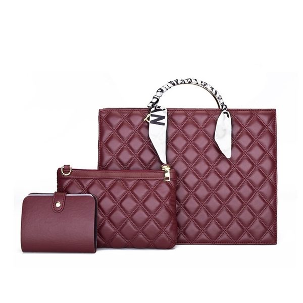 outlet sale 80% off bag women new women's bag fashion lingge three piece cover mother silk scarf hand
outlet sale 80% off bag women new women's bag fashion lingge three piece cover mother silk scarf hand