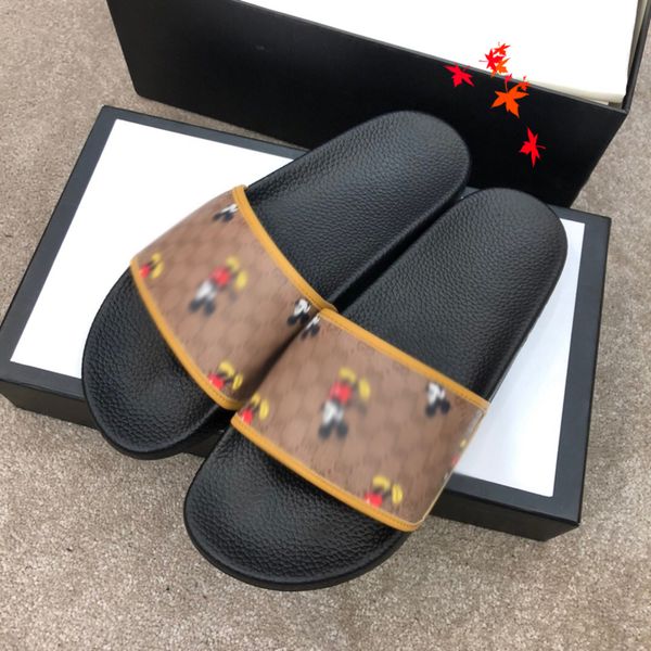 2021 designer luxurys slippers men sandals fashion beach shoes flip flops flat non-slip classical hole slipper with box size 39-45 -g181, Black
2021 designer luxurys slippers men sandals fashion beach shoes flip flops flat non-slip classical hole slipper with box size 39-45 -g181, Black