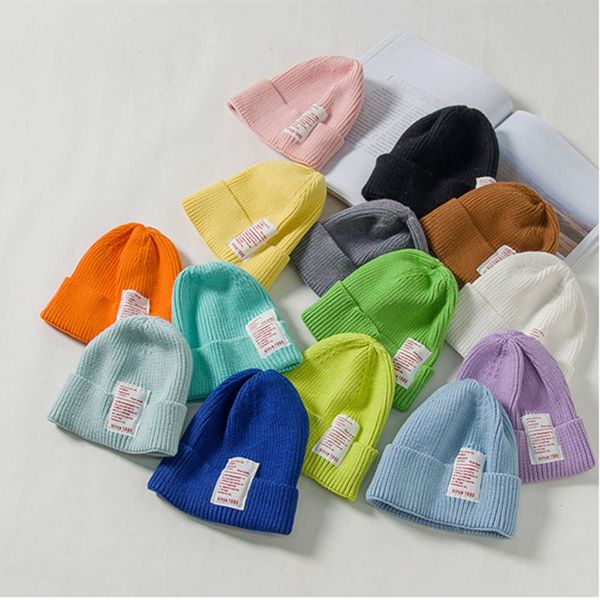 hat 1980 label knitted wool female warm and leisure student outdoor shopping couple, Blue;gray
hat 1980 label knitted wool female warm and leisure student outdoor shopping couple, Blue;gray