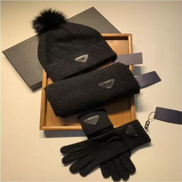 2021 brand designer women winter three-piece wool suit hat scarf gloves yingli6hao, Blue;gray
2021 brand designer women winter three-piece wool suit hat scarf gloves yingli6hao, Blue;gray