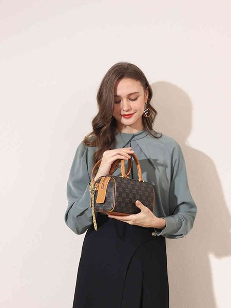 handbag boston bag 2021 fashion old flower one shoulder large capacity cylinder small women's diagonal span, Black;red
handbag boston bag 2021 fashion old flower one shoulder large capacity cylinder small women's diagonal span, Black;red