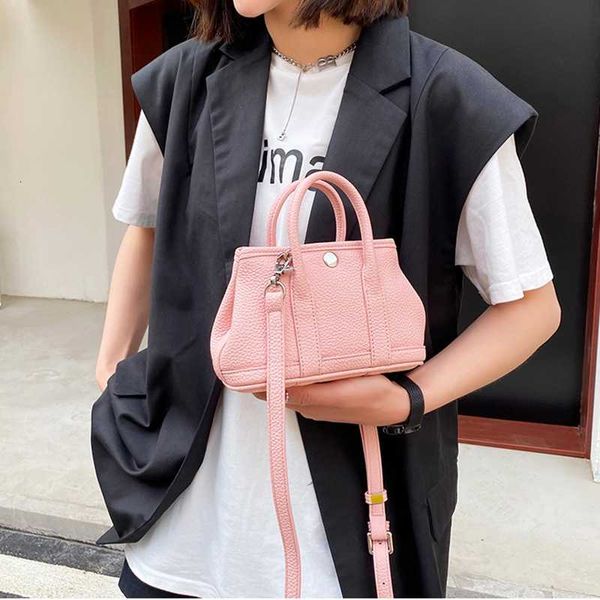 mini garden bag for women in summer purse
mini garden bag for women in summer purse