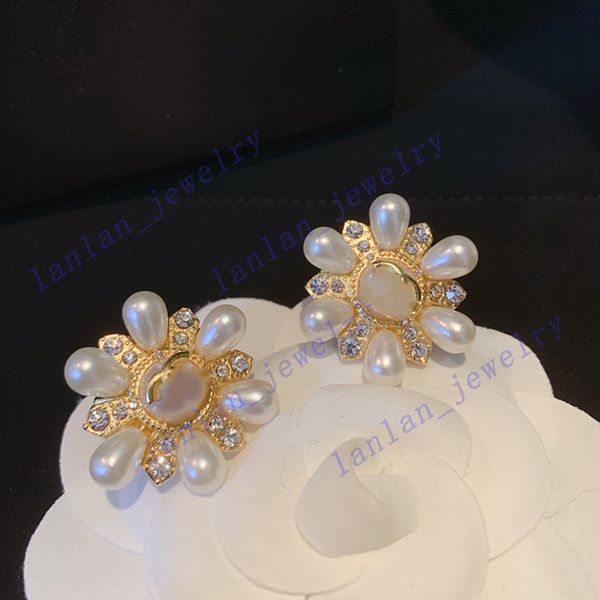 stud designer earrings classic letter logo sunflower pearl earring brass 925 silver needle with box l0-c43, Golden;silver
stud designer earrings classic letter logo sunflower pearl earring brass 925 silver needle with box l0-c43, Golden;silver