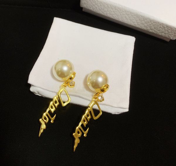 fashion pearl stud earrings dangle & chandelier earring for lady women party wedding lovers gift engagement jewelry for bride with box lz623, Silver
fashion pearl stud earrings dangle & chandelier earring for lady women party wedding lovers gift engagement jewelry for bride with box lz623, Silver