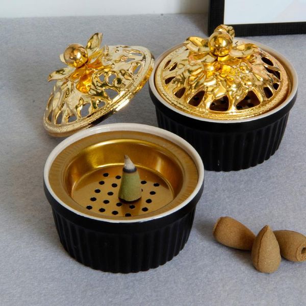 fragrance lamps incense burner for yoga ceramic metal gold color cover middle eastern style home decorportable porcelain censer buddhism
fragrance lamps incense burner for yoga ceramic metal gold color cover middle eastern style home decorportable porcelain censer buddhism