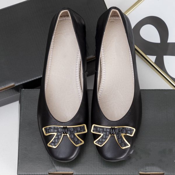 the first layer of cowhide single women's spring sandals new fashion leather bow thick heel shallow flat shoes trendy all-match, Black
the first layer of cowhide single women's spring sandals new fashion leather bow thick heel shallow flat shoes trendy all-match, Black