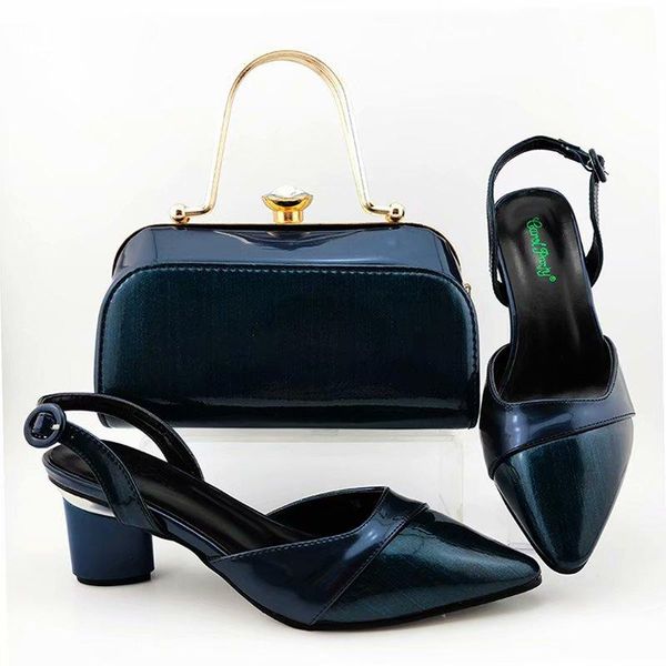 office ladies shoes matching bag in dark blue color upscale patent leather african and set for party d0529-2 sandals, Black
office ladies shoes matching bag in dark blue color upscale patent leather african and set for party d0529-2 sandals, Black