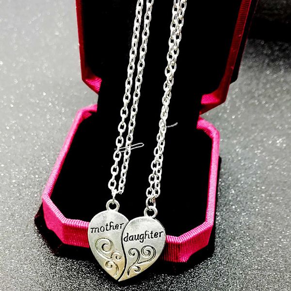 designer necklace luxury jewelry alloy chain mother daughter heart women love mom 's day gift for 2021, Silver
designer necklace luxury jewelry alloy chain mother daughter heart women love mom 's day gift for 2021, Silver