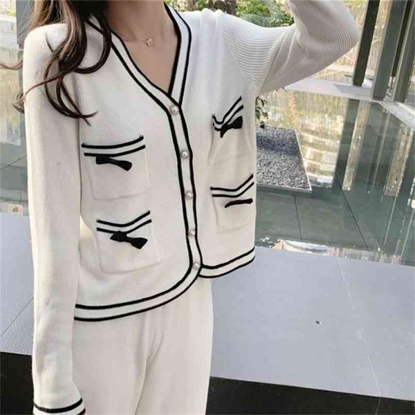 spring women's knitted tracksuit 2 pieces set fashion v-neck long sleeve bowknot cardigan sweater+ wide leg pant suits 210519, White
spring women's knitted tracksuit 2 pieces set fashion v-neck long sleeve bowknot cardigan sweater+ wide leg pant suits 210519, White