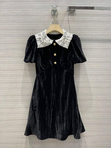 casual dresses correct version 2021 early autumn women's french lace lapel bubble sleeve a-shaped velvet dress shenzhen, Black;gray
casual dresses correct version 2021 early autumn women's french lace lapel bubble sleeve a-shaped velvet dress shenzhen, Black;gray