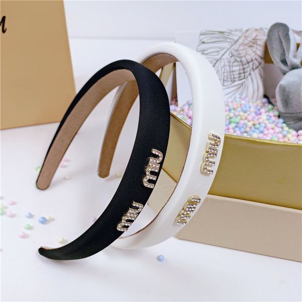75% off design new fashion hair hoop black and white fine edge versatile sponge head female pin fashion headdress, Silver
75% off design new fashion hair hoop black and white fine edge versatile sponge head female pin fashion headdress, Silver