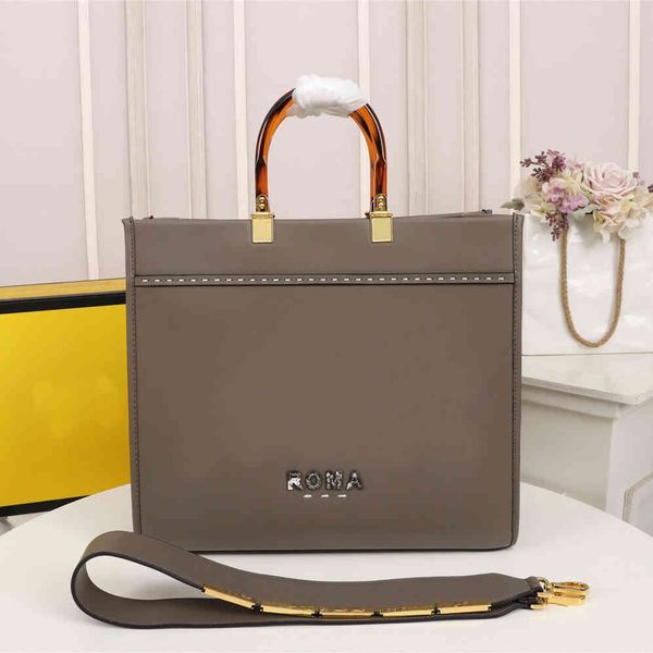 designer tortoise shell handle tote bag large capacity multicolor leather characteristic snake letter stitching women business
designer tortoise shell handle tote bag large capacity multicolor leather characteristic snake letter stitching women business