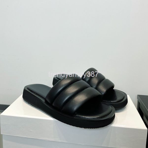 slippers net red same bread sandal girl spring summer simple gentle fairy style, wearing roman single shoes outside, Black
slippers net red same bread sandal girl spring summer simple gentle fairy style, wearing roman single shoes outside, Black
