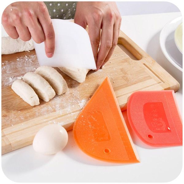 baking & pastry tools 1pcs diy scraper butter knife plastic cake dough cutter kitchen small size f3926
baking & pastry tools 1pcs diy scraper butter knife plastic cake dough cutter kitchen small size f3926