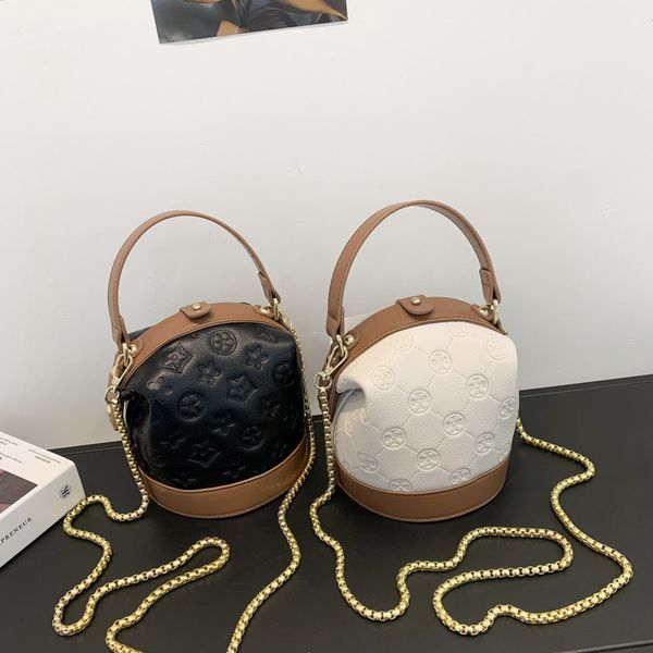 luxury handbags chao cylinder hand new 2021 net red same korean version foreign style broadband small single shoulder messenger women's
luxury handbags chao cylinder hand new 2021 net red same korean version foreign style broadband small single shoulder messenger women's