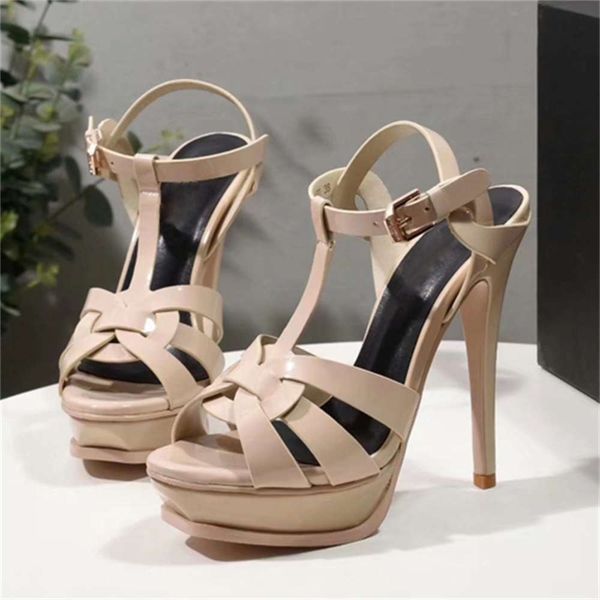 quality european style shoes imported leather sandals has label female slippers women fashion high heels black white
quality european style shoes imported leather sandals has label female slippers women fashion high heels black white