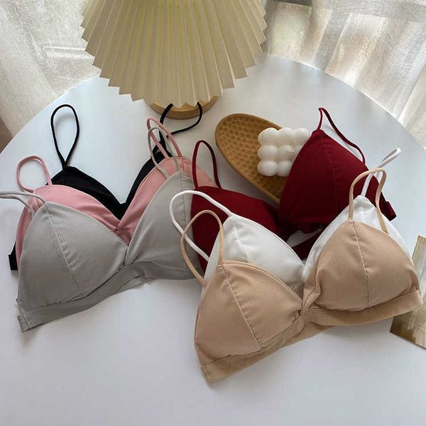2021 summer girl thread ice silk suspender vest with cool effect, breathable and no steel ring french triangle cup wrapped chest, White
2021 summer girl thread ice silk suspender vest with cool effect, breathable and no steel ring french triangle cup wrapped chest, White