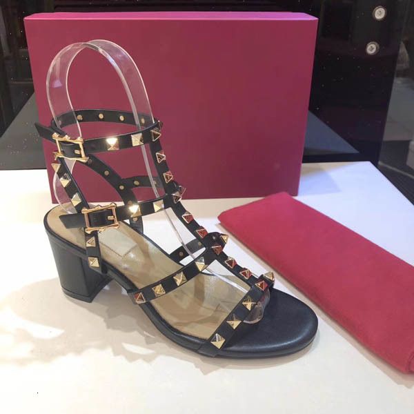 sandals women cow leather high heel lady leather buckle strap rubber sole chunky with box size;34-41 zwdp, Black
sandals women cow leather high heel lady leather buckle strap rubber sole chunky with box size;34-41 zwdp, Black