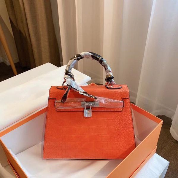 handbag designer handbags women luxurys designers bags 2021 deauville tote zhouzhoubao123 crossbody bag h satchel lady alliga 8
handbag designer handbags women luxurys designers bags 2021 deauville tote zhouzhoubao123 crossbody bag h satchel lady alliga 8