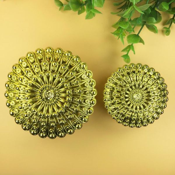 gift wrap european creative personality wedding and party gold silver hollow peacock candy box baby shower full moon boxes favor
gift wrap european creative personality wedding and party gold silver hollow peacock candy box baby shower full moon boxes favor