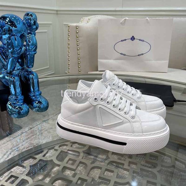 dress shoes star triangular standard thick bottom small white shoes women's fashion lace up muffin casual single, Black
dress shoes star triangular standard thick bottom small white shoes women's fashion lace up muffin casual single, Black
