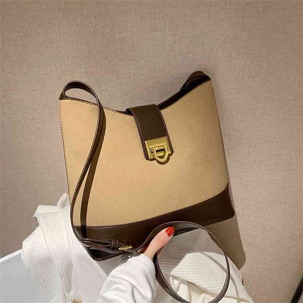 2021 new messenger korean fashion trend bucket ins western style frosted shoulder women's bag
2021 new messenger korean fashion trend bucket ins western style frosted shoulder women's bag