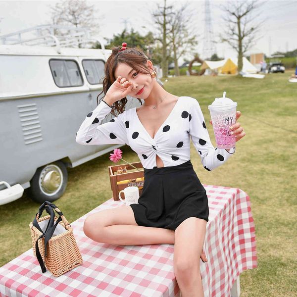 one piece swimsuit female wave point long sleeve conservative cover belly show thin girl v-neck spring bathing suit, White;black
one piece swimsuit female wave point long sleeve conservative cover belly show thin girl v-neck spring bathing suit, White;black