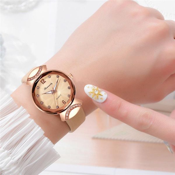 wristwatches women girls fashion quartz watch with pu leather band small scale dress d88, Slivery;brown
wristwatches women girls fashion quartz watch with pu leather band small scale dress d88, Slivery;brown