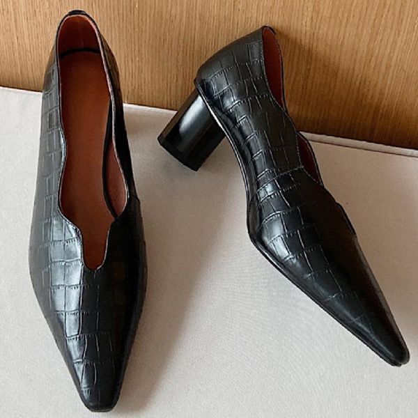 dress shoes women's genuine leather thick high heel pointed toe slip-on pumps elegant ladies v-opening retro female ol style, Black
dress shoes women's genuine leather thick high heel pointed toe slip-on pumps elegant ladies v-opening retro female ol style, Black