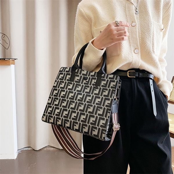 factory store shop large bag female 2022 new fashion korean version portable single shoulder messenger versatile large capacity women's
factory store shop large bag female 2022 new fashion korean version portable single shoulder messenger versatile large capacity women's