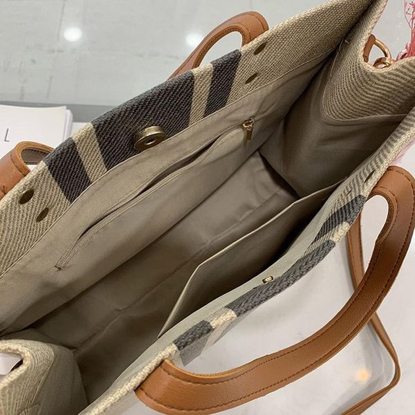 shoulder bags simple fashion ladies portable handbag vintage striped large capacity bag female business briefcase
shoulder bags simple fashion ladies portable handbag vintage striped large capacity bag female business briefcase