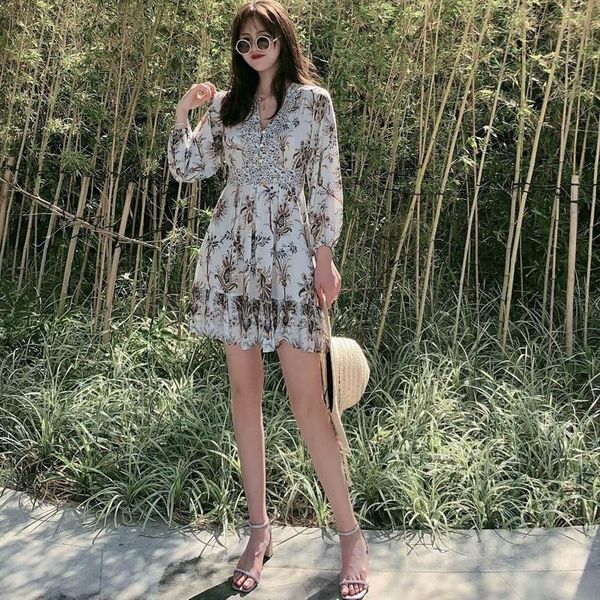casual dresses 2021 autumn women's holiday v-collar lantern sleeve ruffles printing dress, Black;gray
casual dresses 2021 autumn women's holiday v-collar lantern sleeve ruffles printing dress, Black;gray