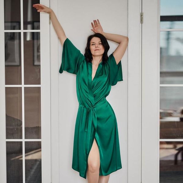 women's sleepwear hiloc elegant satin robe green peignoirs for women wedding bride dress sashes bathrobe night woman nightgown 2021, Black;red
women's sleepwear hiloc elegant satin robe green peignoirs for women wedding bride dress sashes bathrobe night woman nightgown 2021, Black;red