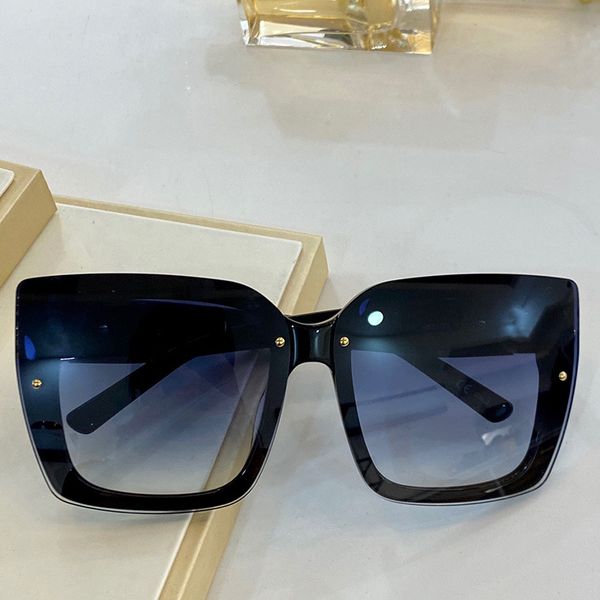 0125 new fashion sunglasses women charming square fashionable glasses diamond plate invisible frame anti-uv sunglasses in box, White;black
0125 new fashion sunglasses women charming square fashionable glasses diamond plate invisible frame anti-uv sunglasses in box, White;black