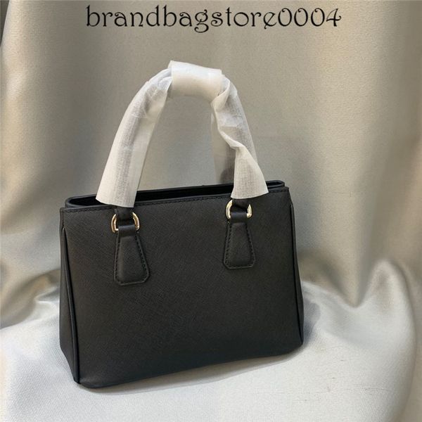 cell phone pocket fashion three-in-one killer totes bag cross pattern luxury all-match leather handbag shoulder messenger bags plain handbag
cell phone pocket fashion three-in-one killer totes bag cross pattern luxury all-match leather handbag shoulder messenger bags plain handbag