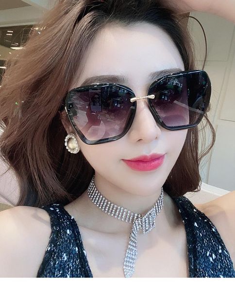 sunglasses fashion oversized square women vintage gradient eyewear men trending green purple sun glasses shades uv400, White;black
sunglasses fashion oversized square women vintage gradient eyewear men trending green purple sun glasses shades uv400, White;black