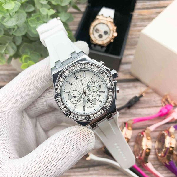 aaa watch luxury diamonds rhinestone couple watches for women casual watch belt band women's wrist watch valentine's day gift, Slivery;brown
aaa watch luxury diamonds rhinestone couple watches for women casual watch belt band women's wrist watch valentine's day gift, Slivery;brown