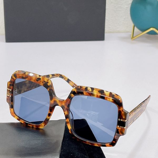 luxury designer glasses 5 color 2021 fashion women luxury brand designer oculos de sol coating ladies popular retro sunglasses with box 01 6, White;black
luxury designer glasses 5 color 2021 fashion women luxury brand designer oculos de sol coating ladies popular retro sunglasses with box 01 6, White;black