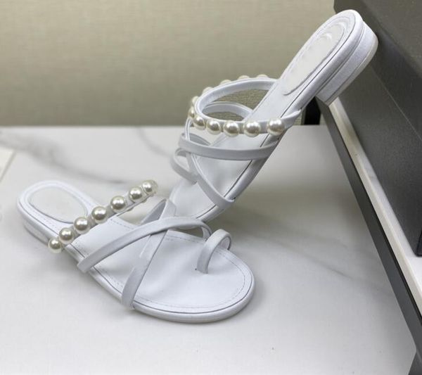Cross strap combination women's slippers pearl inlaid flat leather sandals Simple and elegant design solid color Clip toe flip flop sliper
Cross strap combination women's slippers pearl inlaid flat leather sandals Simple and elegant design solid color Clip toe flip flop sliper