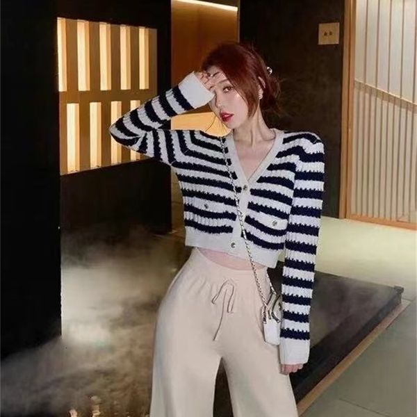 women's sweaters 2021 female mesh listing european and american fashion cardigan buttons, White;black
women's sweaters 2021 female mesh listing european and american fashion cardigan buttons, White;black