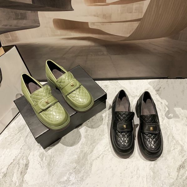 2021 the latest luxury designer dress flat women casual shoes low-100% leather metal buckle black green size 35-40
2021 the latest luxury designer dress flat women casual shoes low-100% leather metal buckle black green size 35-40