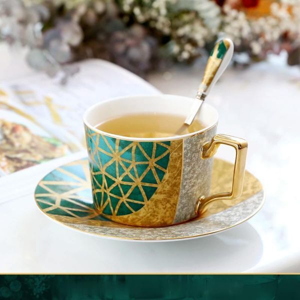 cups & saucers luxury gold cup handmade bone china ceramics flower tea coffee set creative fashion vasos de vidrio vintage di50bd
cups & saucers luxury gold cup handmade bone china ceramics flower tea coffee set creative fashion vasos de vidrio vintage di50bd